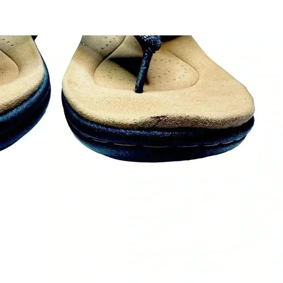 Clarks Women’s Sandal Black Slip-On Size 8 Preowned Great Condition - Picture 7 of 8